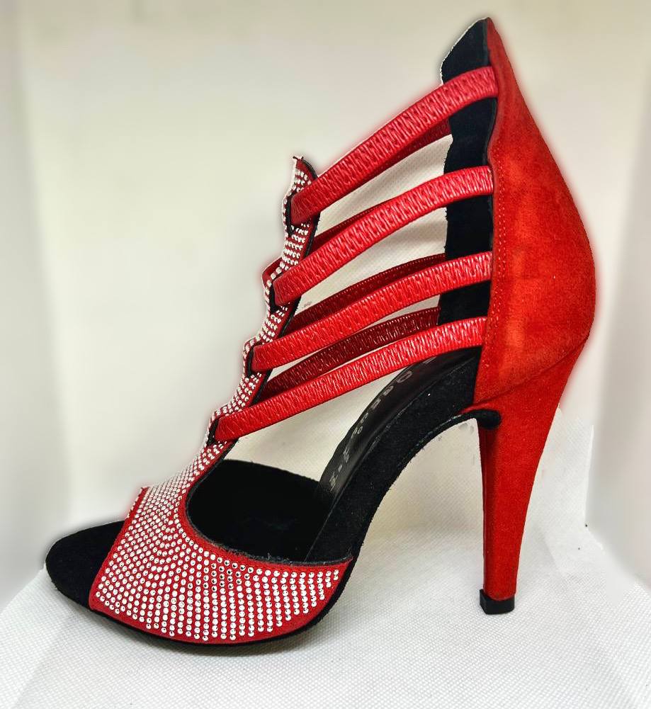 Stivaletto camoscio rosso borchiato