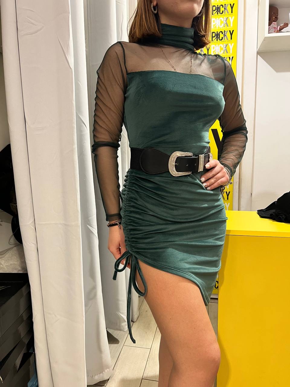 Abito chic trasparenze